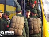 首批新兵今抵我镇集训
