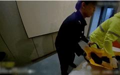 “不能再等了！踹门！”龙港女子在宾馆想不开，被送医院！