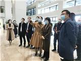 为群众提供最便利服务！何宗静到市政务客厅调研