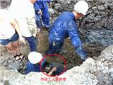 龙港湖前铺设管道塌方  被埋市政工人获救