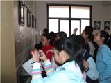 缅怀革命先贤，  继承先烈遗