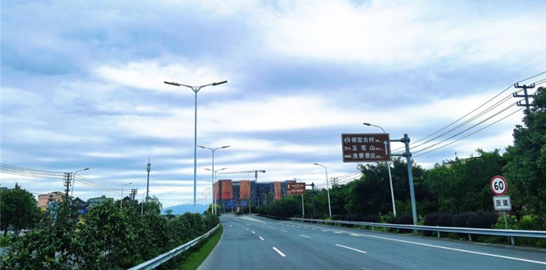 刚刚传来！升级后的灵龙大道通车啦