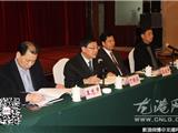 龙港代表团继续审议政府工作报告和计划、财政报告