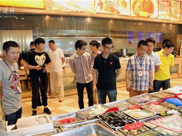 龙港开展“透明厨房”活动之网民走进“后厨”监督行