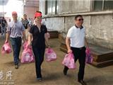 苍南县新居民管理局开展“夏送清凉”慰问活动
