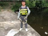 龙港富民社区2米多大蛇出没，他来了......