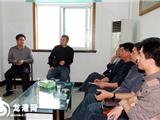 汤宝林在农村调研时指出：要全面推进农村环境整治和农业普查工作
