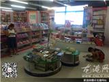 天气炎热  书店成了不少学生的纳凉好去处