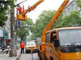 打造“亮丽龙港” 更换“瞎”路灯（图）