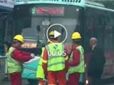 百姓称：白天主干道清淤占道易堵