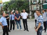 落实“路长制” 陈显宏巡查镇前路道路整治工作