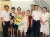 龙港市开展“暖侨心 侨联代你看家人” 迎中秋走访慰问活动