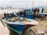 突发：龙港三渔船起火，现场浓烟滚滚