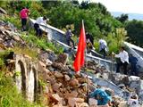 舥艚、云岩社区开展“青山白化”专项整治行动