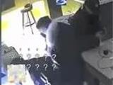 龙港龙跃路店铺遭盗！有监控快自首