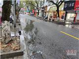 连续降雨！龙港城区多处积水 市民出行需注意安全
