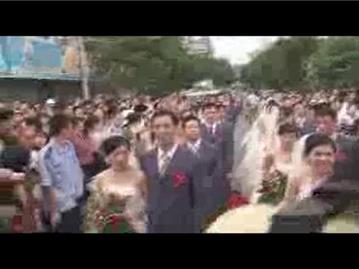 我镇举行第六届集体婚礼