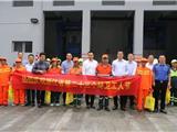 郑建忠今天在龙港向节日中的城市美容师说声：大家辛苦了！