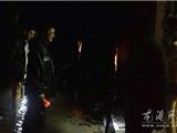 舥艚机关干部深夜到码头查看灾情并指导抗台工作