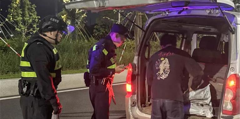 龙港公安开展集中统一行动！抓获13人！