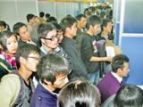 毕业生就业招聘会 2万学子自降身价找“饭碗”