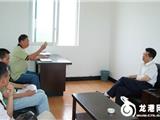 汤宝林再次到郭宕村蹲点调研