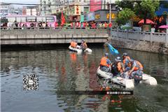 龙港网4月3日讯：龙港网牵头组织龙港网民监督团、东海民防救援中心出动冲锋快艇2艘，航拍无人机，太阳能电动车，30名市民监督员、救援队员走进龙跃河、池浦河、咸园河将全面督查身边已治理的黑臭河。从现场监督来看，总体情况一般，“五水共治”还需继续努力。