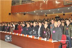 龙港网2月2日讯：今天上午，政协苍南县第九届委员会第四次会议在苍南县人民大会堂隆重开幕。在为期3天半的会议中，委员们将满怀迎难而上、锐意改革、共克时艰的信心和决心，围绕事关苍南经济社会发展的重大问题，切实履行政治协商、民主监督、参政议政的职能，为加快建设浙江美丽南大门、实现赶超发展新辉煌集思广益、建言献策。