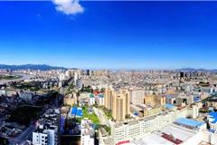 台风！17级！17级！配上一个诱人的名字“玛利亚”听说在11号直奔浙南而来，地处沿海地区台风口的龙港，在每次台风来临前的天空都是乌云密布，夕阳西下时还会有五彩云现身，可今天的龙港一片祥和，蓝蓝的天空上没有一朵白云，这意味着什么.......，难道这就是暴风雨来临前的宁静.......