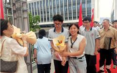 逐梦高三启新程——华附龙港科技高中隆重举行2027届高三升楼仪式