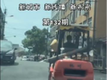 奇葩，开着叉车可以在城区内任何路段驾驶，这合法吗？