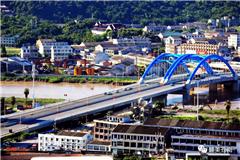 震撼！台风登陆前，龙港天空这一幕……图片来源：微信最美苍南