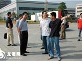 镇领导检查环境整治情况