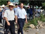 县人大常委会主任苏庆明督查龙港镇重点工程推进情况