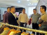 市商务局副局长叶朝阳来龙港调研电子商务集聚区建设情况