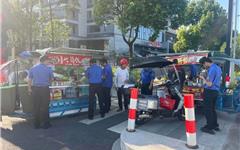 龙港市综合行政执法局“扫街行动”整治流动摊贩乱象