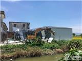 施良村一处新增抢建违法钢栅被拆除