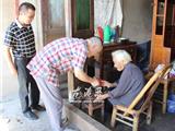 重阳节将至 龙港镇老龄委看望慰问百岁老人