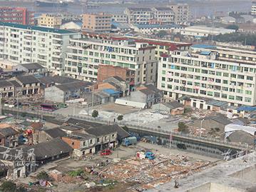 陆路、空路联合看龙港