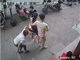 灵溪街头惊现嚣张猖獗小偷 便衣警力显威将其抓获