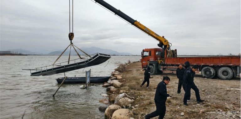 亮剑青龙湖！龙港新城联合执法筑牢水上...