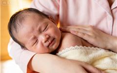 国家医保局：力争明年实现生娃基本“不花钱”