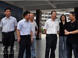 教师节前县镇领导开展走访慰问活动