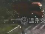 龙港龙金大道这一幕太惊魂了！