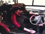 瑞安公交车司机被打 车辆冲出马路差点坠河