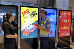 龙港交警深入涉酒场所开展“拒绝酒驾”源头宣传