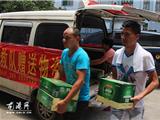 龙港网民给莒溪搜救队赠送二批饮料物资 