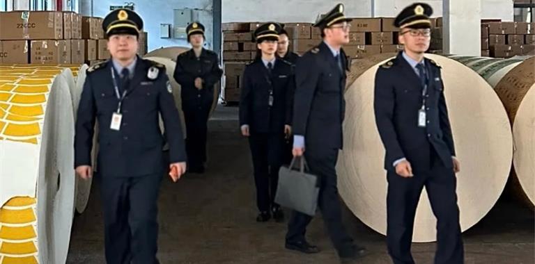 龙平苍疾联体跨区联动执法 筑牢消毒产...