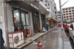  龙港网2月8月讯：今天早上，龙港镇人大、纪委、组织、宣传、两违等部门组成环境卫生督查组对龙港镇排名末位的社区：江浦社区、湖前社区、江山社区进行督查。