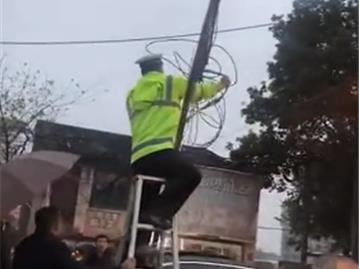 龙港这位辅警陈将 昨晚刷屏了，我们为你点赞！